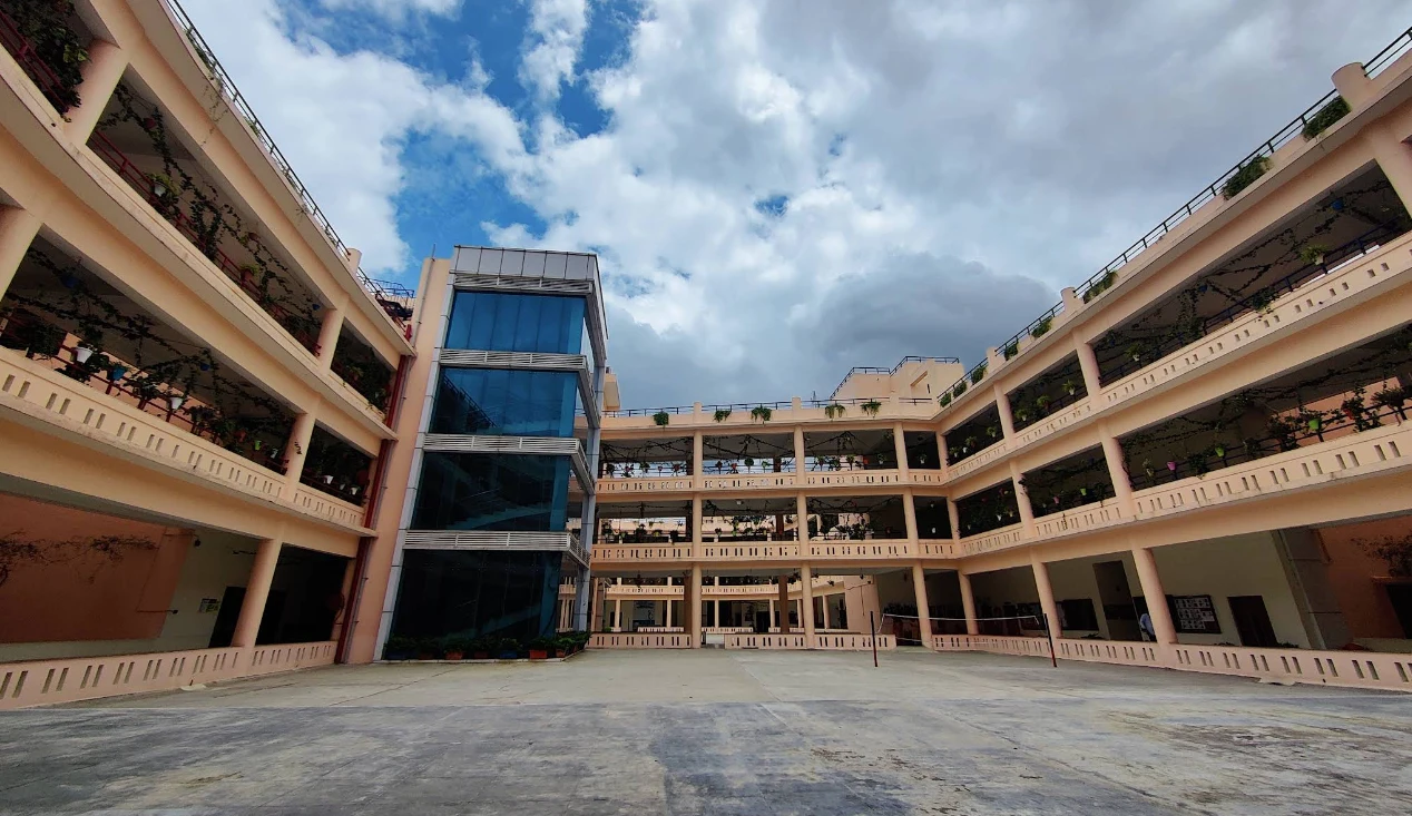 ICFAI Business School, Bengaluru: Transforming Professionals into Industry Leaders