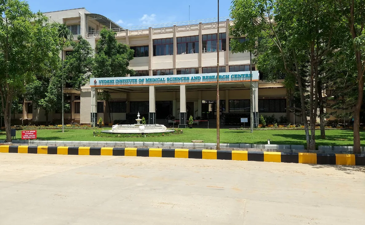 Vydehi Institute of Medical Sciences Research Centre, Bangalore: A Vision of Integrated Healthcare
