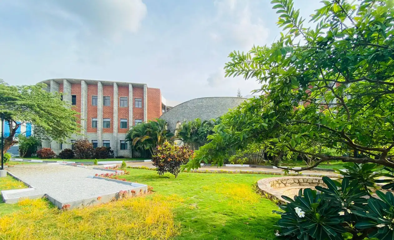 IZee Business School, Bengaluru: Developing Future Business Leaders