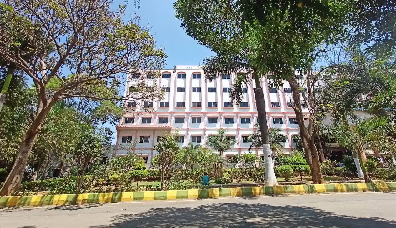 S.E.A College of Science Commerce and Arts, Bengaluru